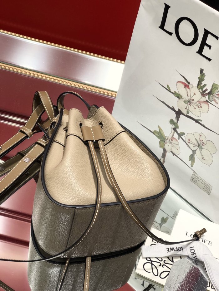 3色/ 19cm/ Loeweロエベバッグスーパーコピー
