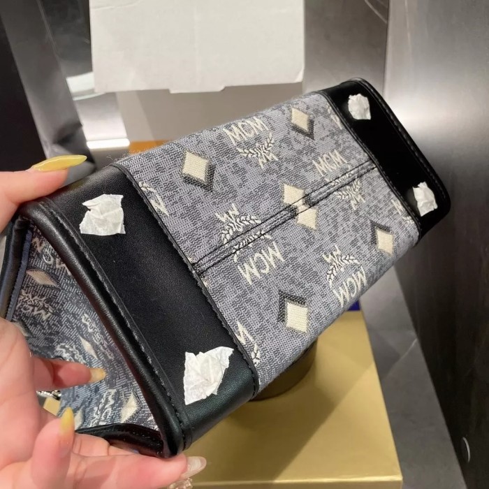 3色/ 24cm/ MCMエムシーエムバッグスーパーコピー