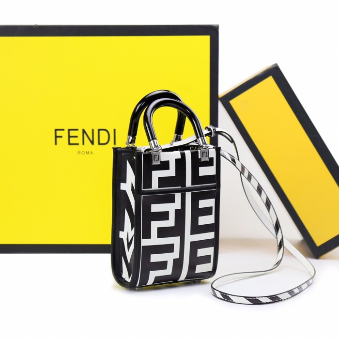 4色/ 18cm/ Fendiフェンディバッグスーパーコピー