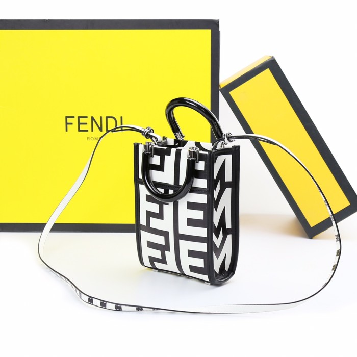 4色/ 18cm/ Fendiフェンディバッグスーパーコピー