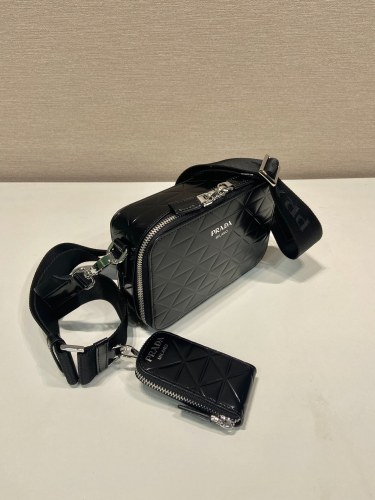 高品質♪♪♪ プラダ メンズ ショルダーバッグ 偽物2VH070