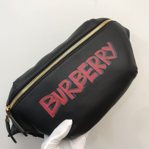 日本未入荷 バーバリー メンズ ウエストポーチ▪ボディバッグ 偽物