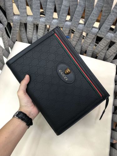 目を惹くカラー グッチ メンズ クラッチバッグ 偽物