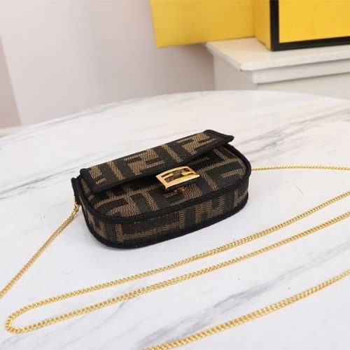 入手困難 フェンディ VERSACE コラボナノ バゲット 偽物 マイクロ バッグ fey71325