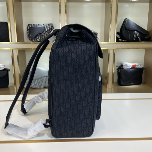 日本未入荷 ディオール メンズ バックパック 偽物