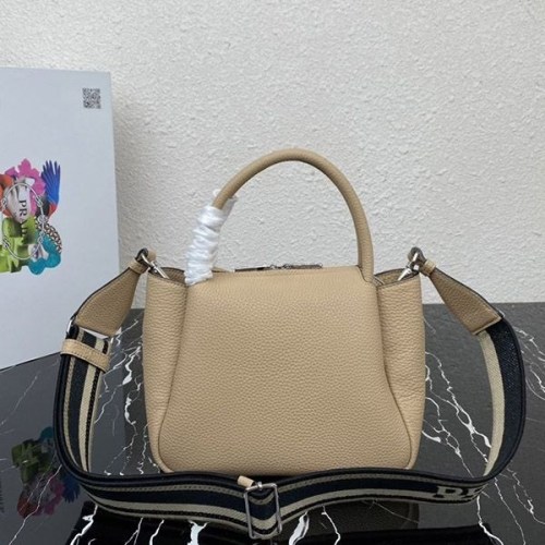 【大特価】プラダ スモール レザー ハンドバッグ 偽物 puv62684