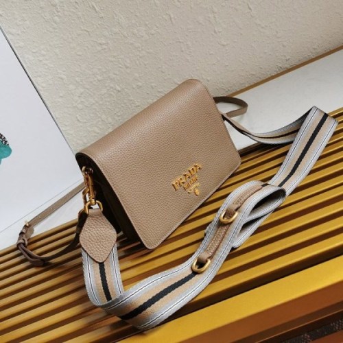 完売必至 21AW sale /プラダレザーショルダーバッグ puh25154