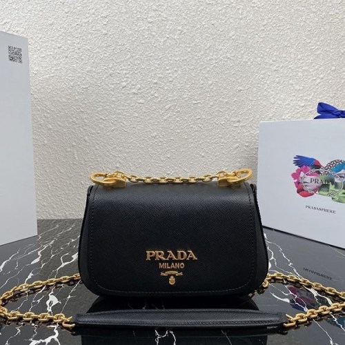追跡付き 安いプラダ サフィアーノレザー ショルダーバッグ 偽物 puo73540