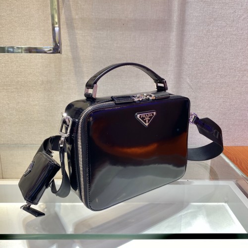 日本未入荷 プラダ メンズ ハンドバッグ 偽物2VH069