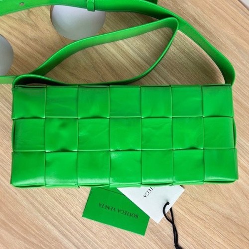 ボッテガ ヴェネタ カセット クロスボディ バッグ スーパーコピー《大人気》 boy90133