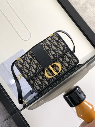 日本未入荷 ディオール メンズ ショルダーバッグ コピーM9203