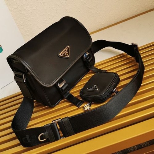 高品質プラダ Re-Nylon x サフィアーノレザー ショルダーバッグ コピー pun61743