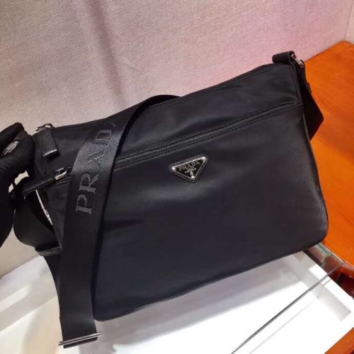 完売必至 ★ プラダ メンズ ショルダーバッグ コピー1BC421