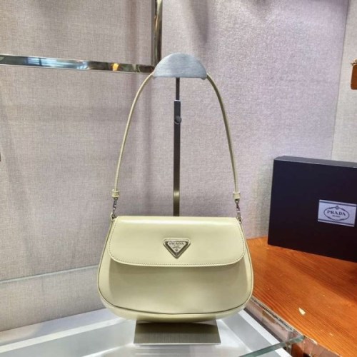 大人気！プラダ フラップ付きクレオショルダーバッグ 偽物 1BD311