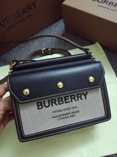 おすすめ バーバリー メンズ ショルダーバッグ 偽物
