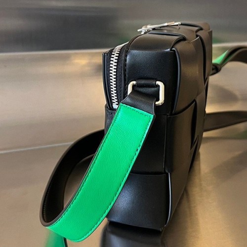 ボッテガヴェネタ カセット カメラバッグ 偽物 boq36596