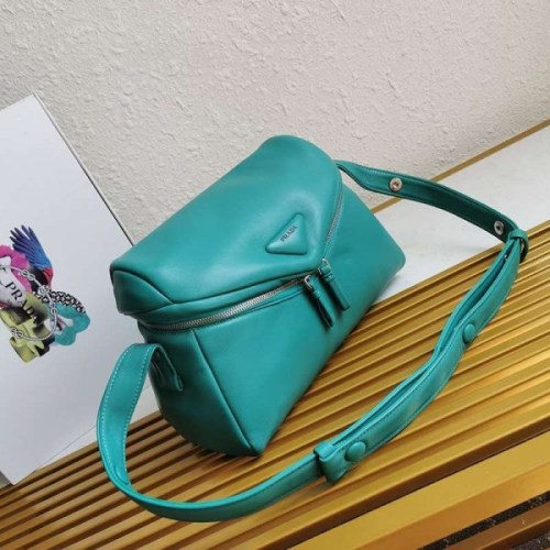 21AW新作 プラダ ショルダーバッグ コピーN級品 1BC165