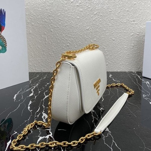 プレゼント最適プラダ サフィアーノレザー ショルダーバッグ 偽物 pur98525