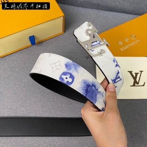 NIGO x ルイヴィトン「LV2」限定コラボ♪サンチュール・LVシェイプ 偽物 40MM リバーシブルベルト vuw04357