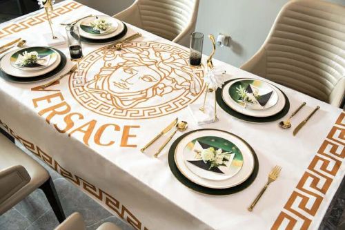 【限定カラー】ヴェルサーチェ 2024新作 テーブルクロス 食卓カバー/机カバー/レストラン/おしゃれ食卓カバー 新居寝具用品