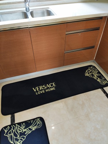 絶対欲しい！ヴェルサーチェ 2024新作 バスマット キッチンマット トイレ新居玄関マット ベッドルーム浴室オフィス 新居マット 新居寝具用品