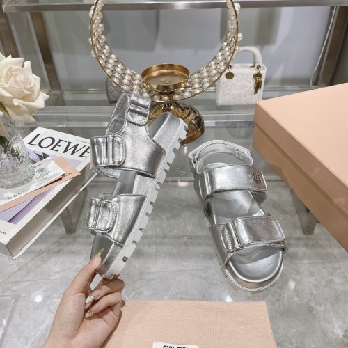 使い勝手良し 2024新作 ミュウミュウ サンダル スーパーコピー