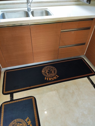 入手困難品！ヴェルサーチェ 2024新作 バスマットセット キッチンマット トイレ新居玄関マット ベッドルーム浴室オフィス 新居マット 新居寝具用品