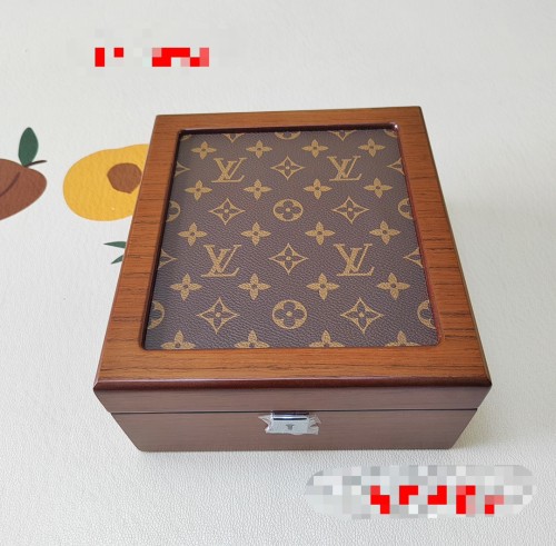 人気爆発☆ ルイヴィトン 2024新作 小物入れ収納ボックス 新居寝具用品 クラシックなオールドフラワーの6段時計ケースです